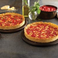 Những lý do khiến thực khách phát cuồng vì Pizza đế dày ở Chicago